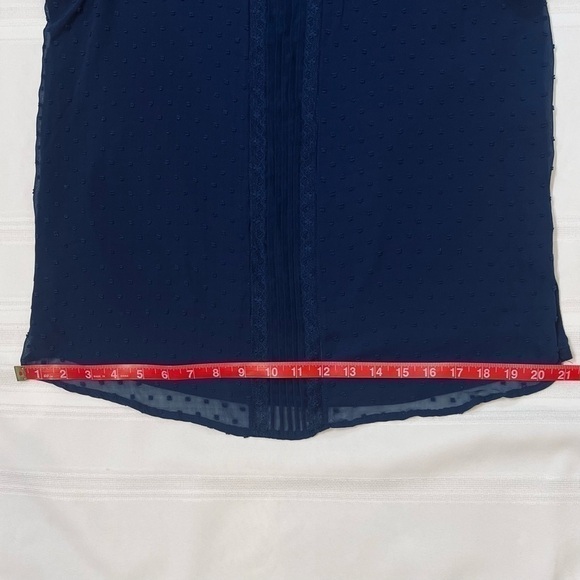 LC Lauren Conrad Swiss Dot SS Pullover Top Blouse Sz L Blue EUC - Picture 10 of 12